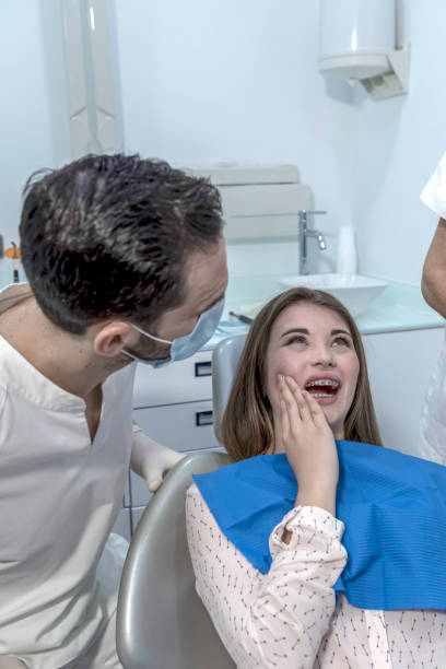 Best Cracked Tooth Emergency Dentist  in Trenton, FL
